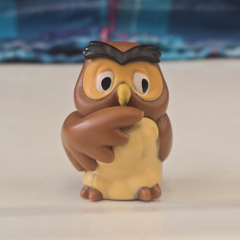 🍒🍒 Winnie-the-Pooh Owl Figurine